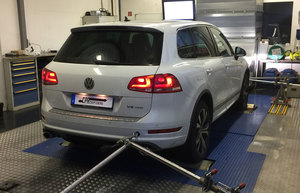 Allradmonster mit mächtig Dampf: WV Touareg